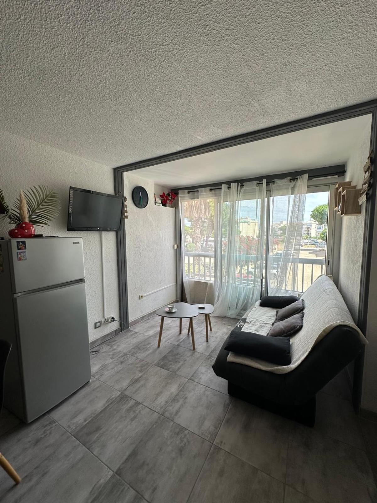 Apartment Pieds Dans L Eau En Camargue